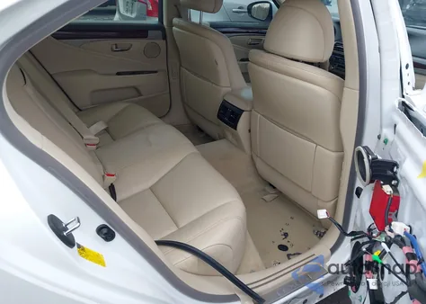 2015 Lexus Ls 460 z USA, uszkodzony, nr VIN JTHCL5EF1F5023554